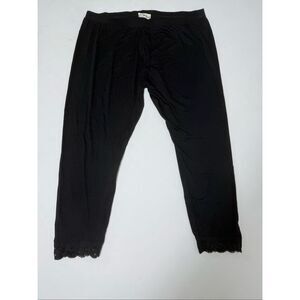 Driver Women’s Capri Leggings Black Lace Trim Black Sz M Made in Italy See Notes